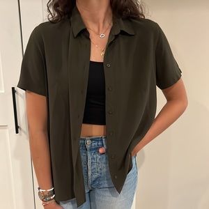 Uni qlo short sleeve button up tee